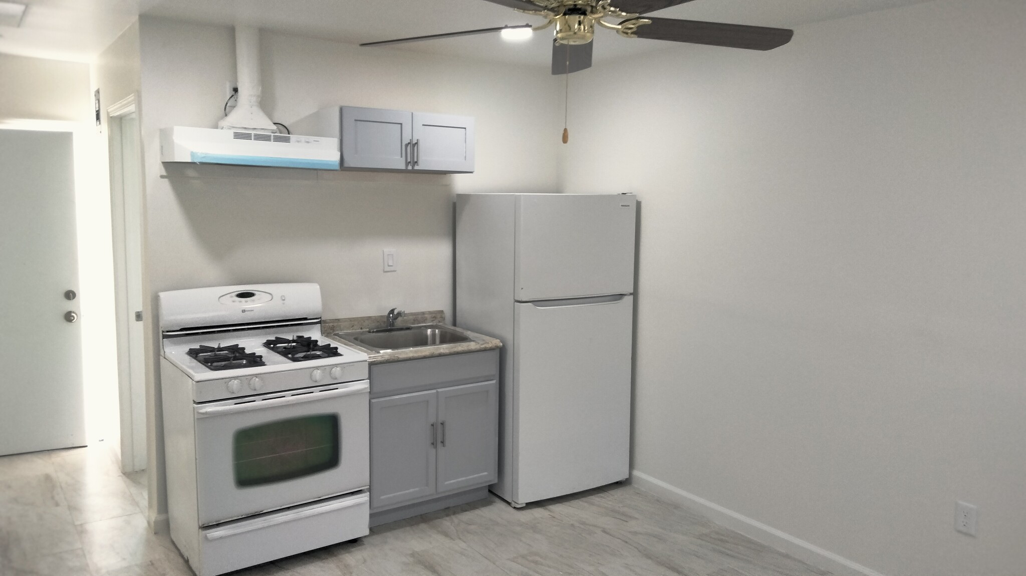 Building Photo - 3938 N Bonita St