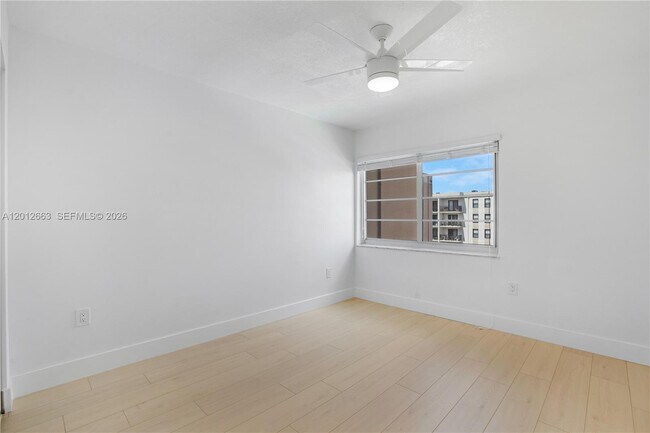 Building Photo - 4670 W 13th Ln