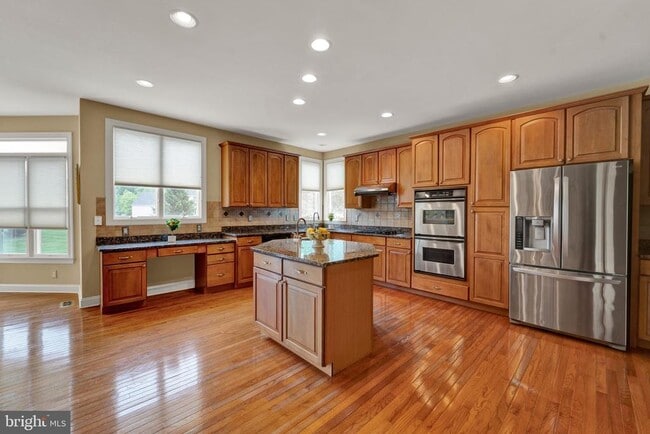 Building Photo - 19 Meadowlark Dr