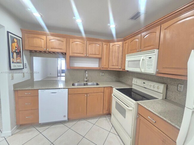 Building Photo - 11588 SW 112th Ave