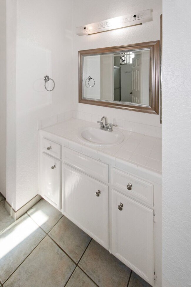 Building Photo - Long Term, Unfurnished Rental in Imperial ...