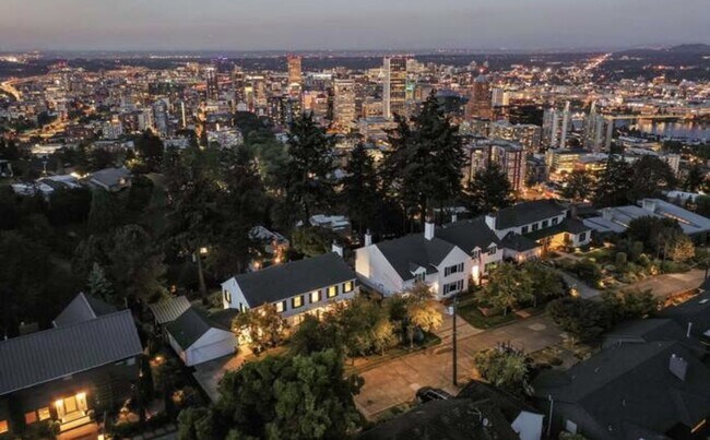 Primary Photo - Stunning Luxurious Home with City Views!