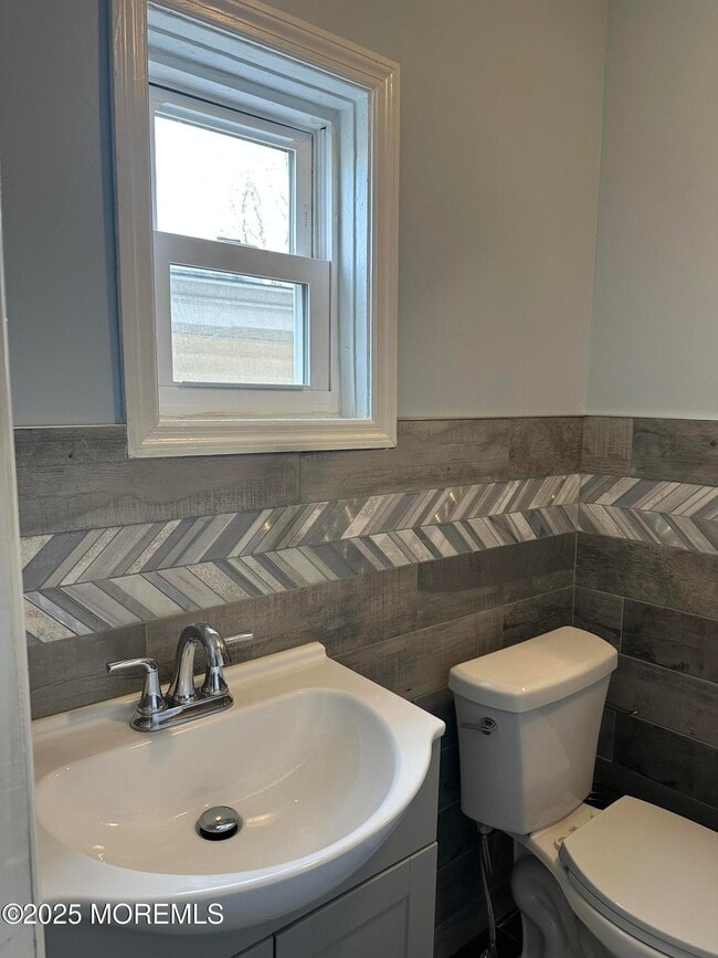 Building Photo - 340 Myrtle Ave