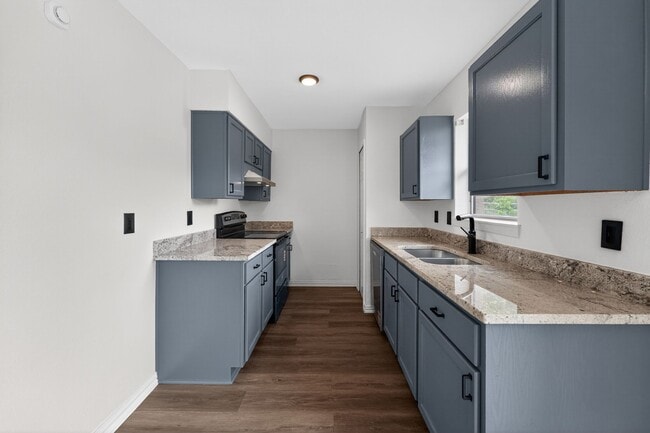Building Photo - 302 Independence Dr