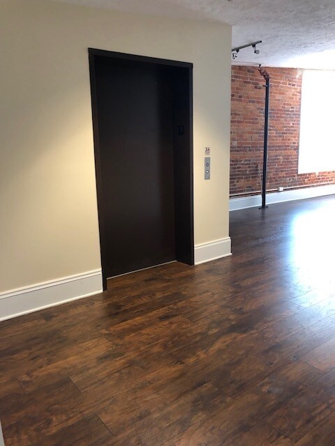 Elevator with private entrance - 144 W Liberty St