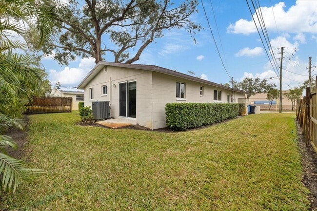 Building Photo - 6400 18th Ave N