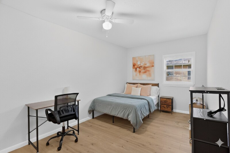 Building Photo - 404 Nottingham Dr