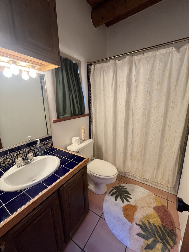 Building Photo - 226 Kit Carson Rd