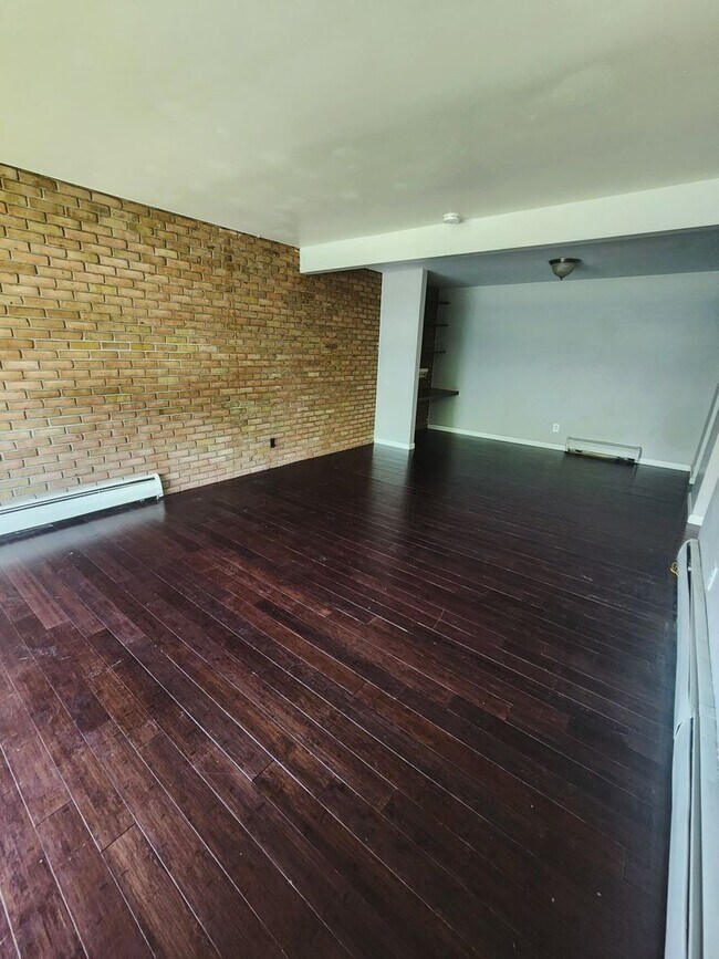 Building Photo - Two Bedroom Available near EMU | Flexible Lease Start Date