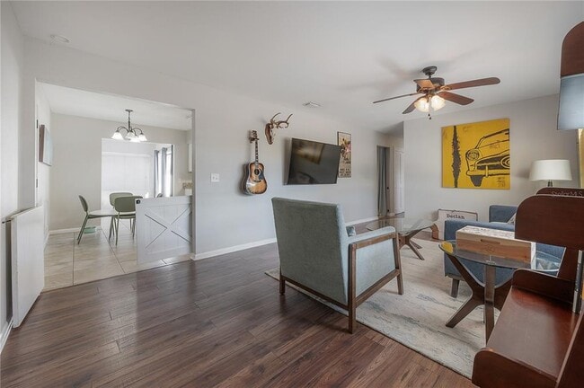 Building Photo - 2523 Lake Ellen Cir