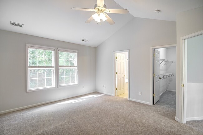 Building Photo - 2103 Templeton Gap Dr