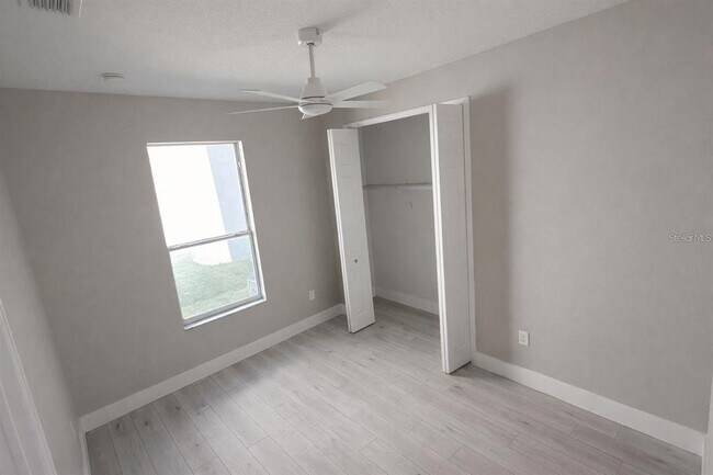 Building Photo - 3504 Valleyview Dr