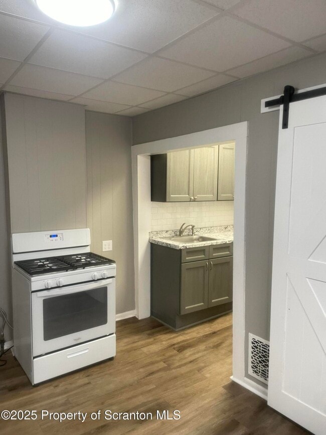 Building Photo - 2303 Boulevard Ave