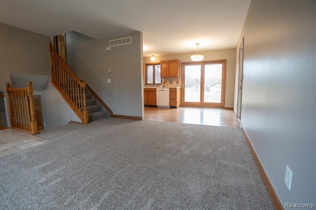 Building Photo - 1555 E South Blvd