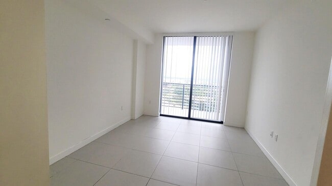 Building Photo - 5350 NW 84th Ave