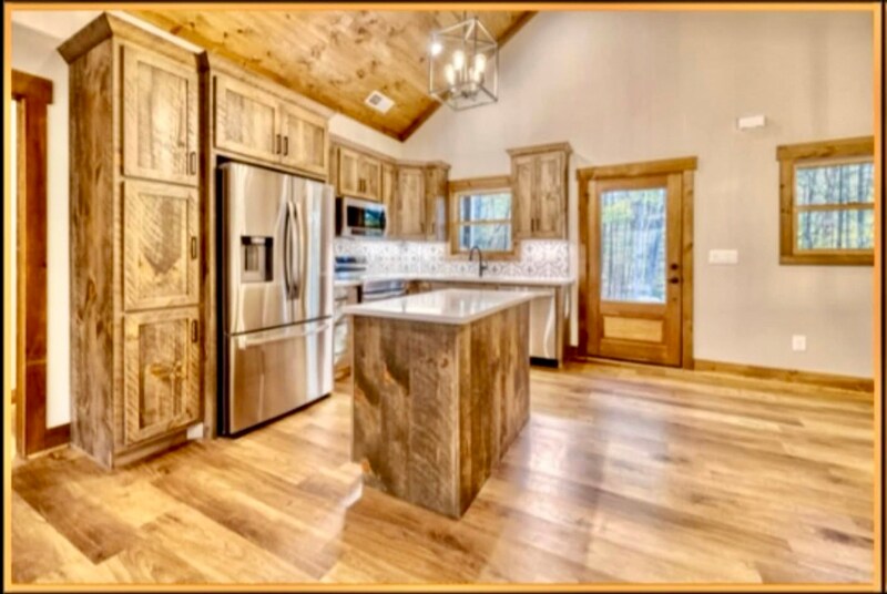 Building Photo - 200 E Ridge Ln