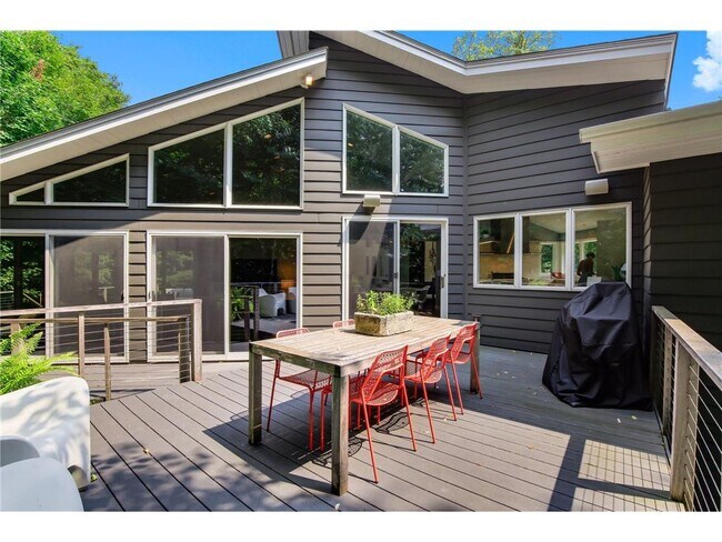 Building Photo - 20650 Bayview Ct