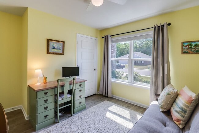 Building Photo - Beautiful 4 bed 2 bath