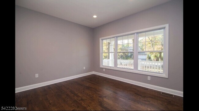 Building Photo - 227 E McClellan Ave