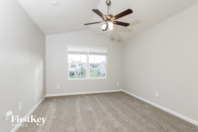 Building Photo - 179 Bedrock Ct