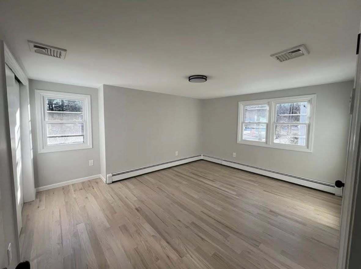 Building Photo - 252 Knickerbocker Rd