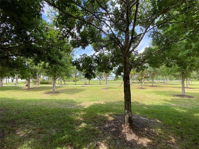 Building Photo - 10285 Park Commons Dr