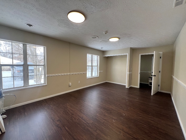 Building Photo - 508 E Broad St