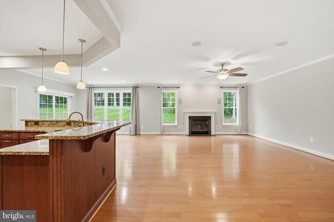Building Photo - 42240 Hiddenwood Ln
