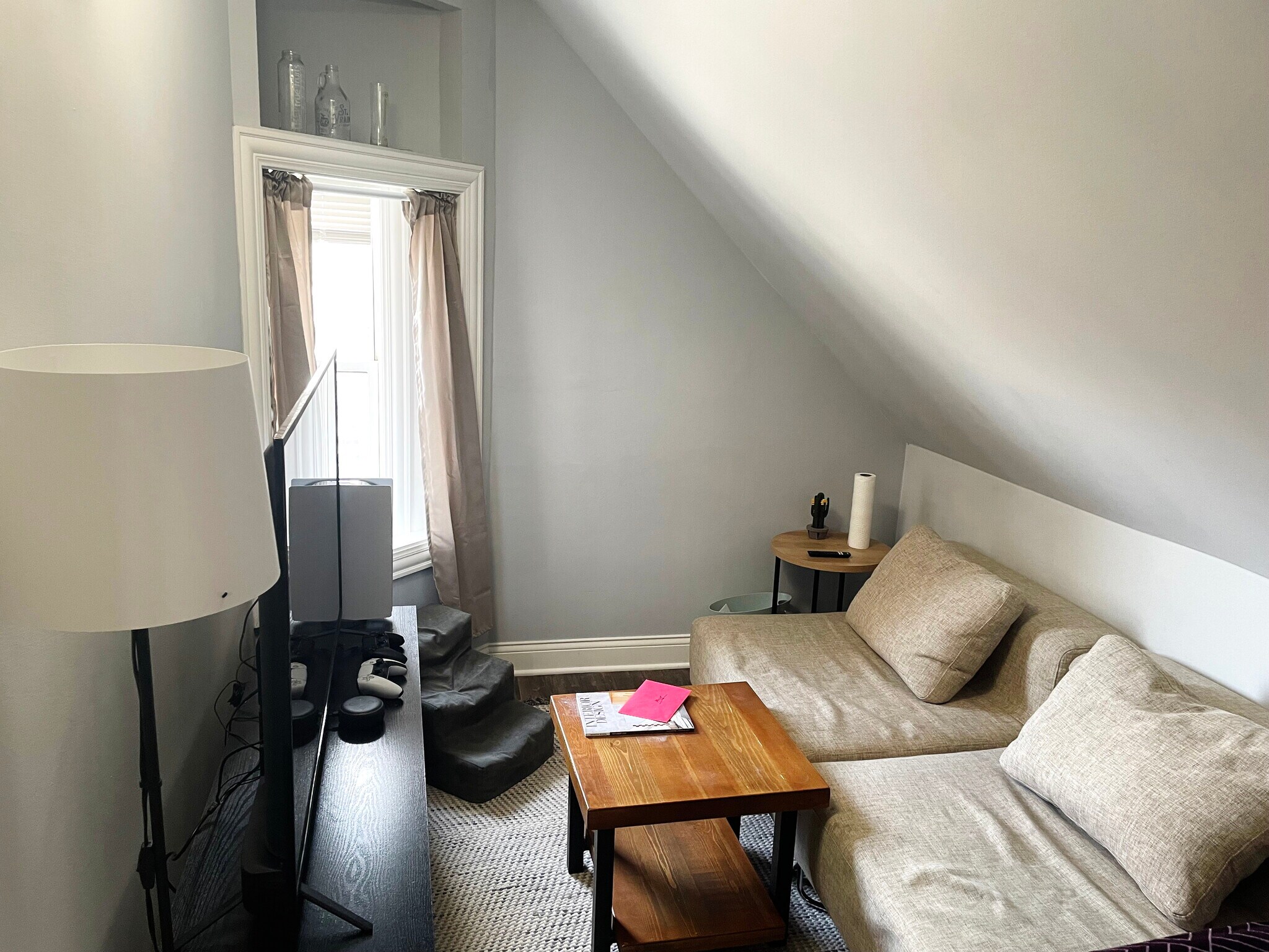 Building Photo - 2824 N Ridgeway Ave