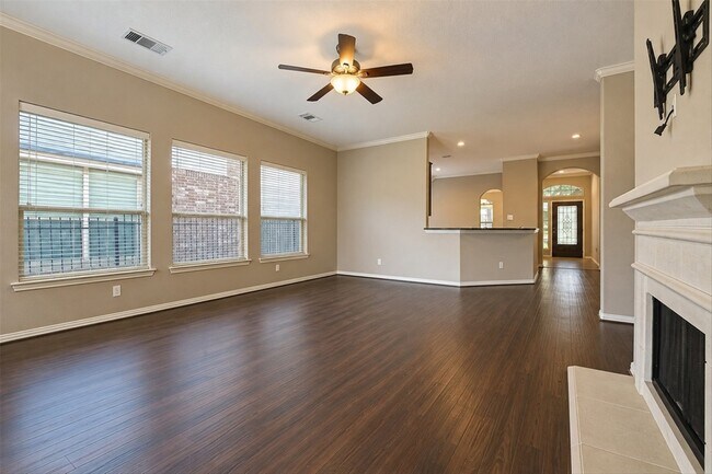 Building Photo - 42 Black Swan Ct