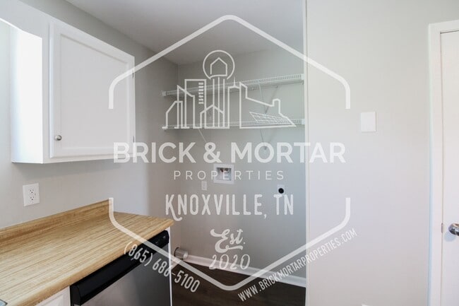 Building Photo - 137 Tallent Way