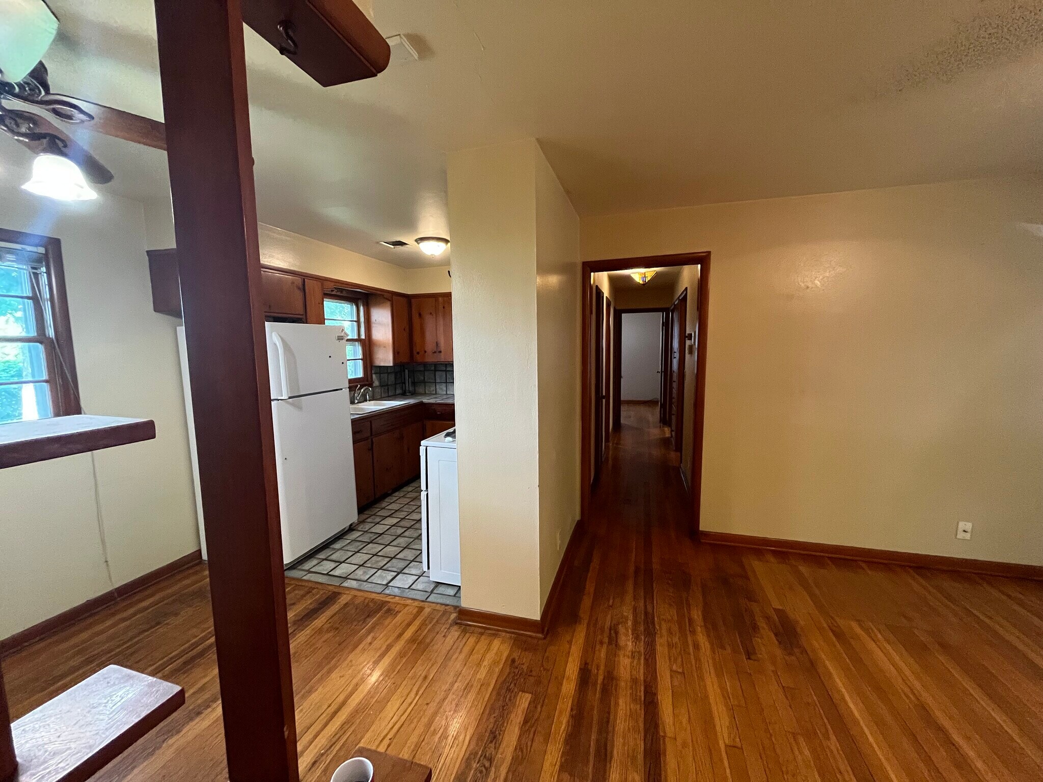 Building Photo - 511 Fleetwood Dr