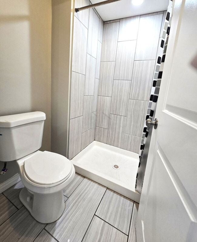 Building Photo - 30240 Southfield Rd