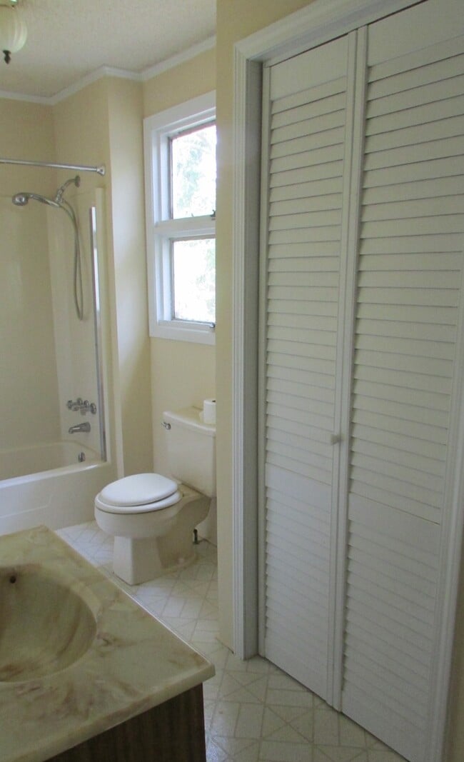 Building Photo - Coming Soon ! Charming 3 Bed, 2 Bath Home ...