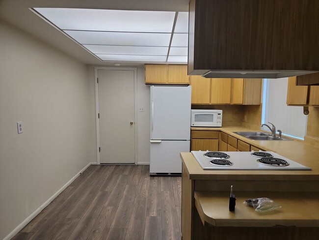 Building Photo - Charming 2 Bedroom Home Near the Heart of ...