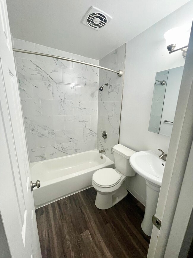 B2E79F22-2BBB-4FDB-8477-933D5C3790CE - Lakeview Apartments