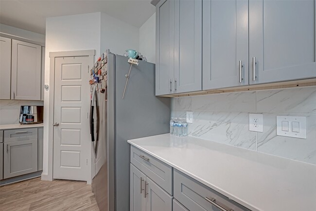 Building Photo - 6850 Amber Clf Ln