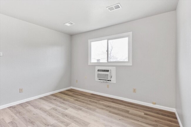 Building Photo - 346 Bench Blvd