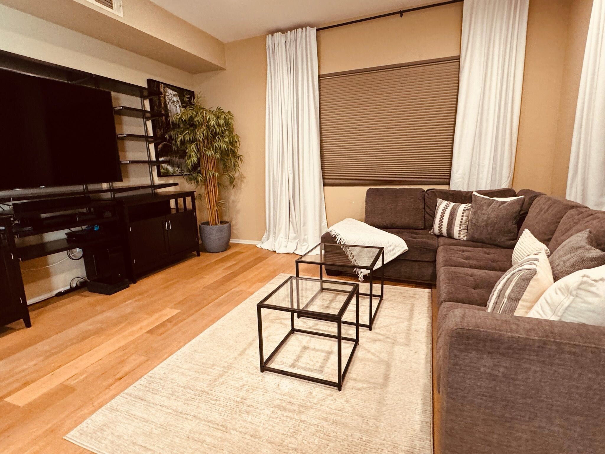 Living room view, including the media nook - 13019 Park Pl