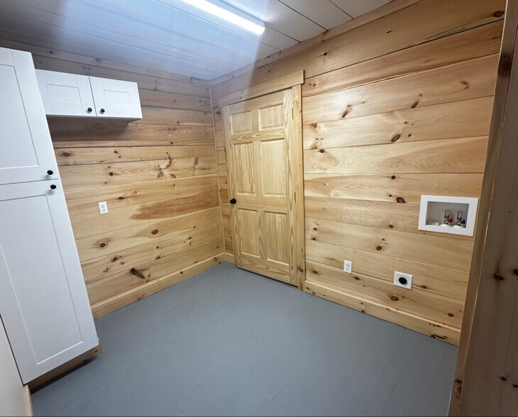 Building Photo - 38 Main St