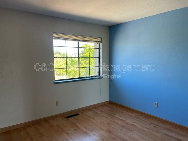 Building Photo - 293 Saybrook Way