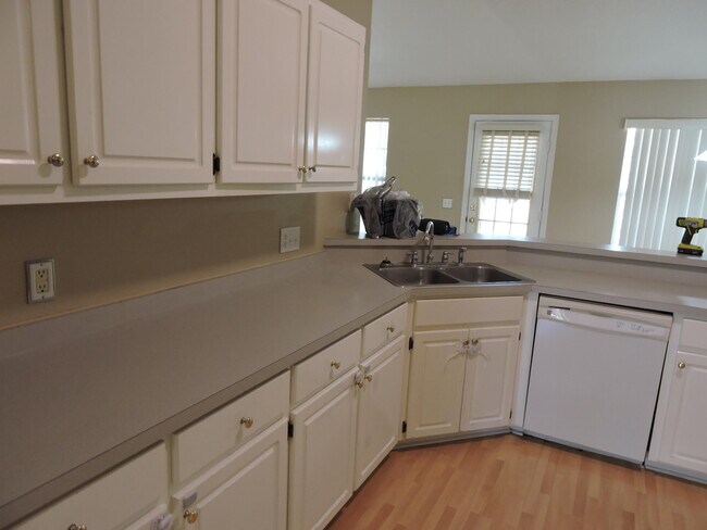 Building Photo - 328 Riverchase Blvd