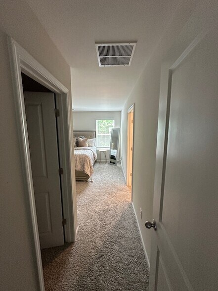 Master Bedroom - 1053 Plumcrest Dr