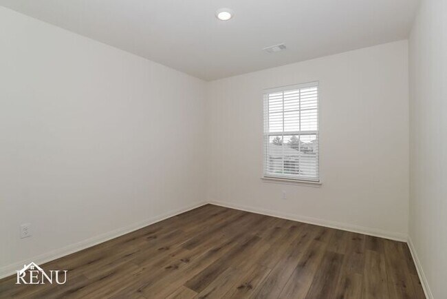 Building Photo - Coming Soon! First Month Free!
