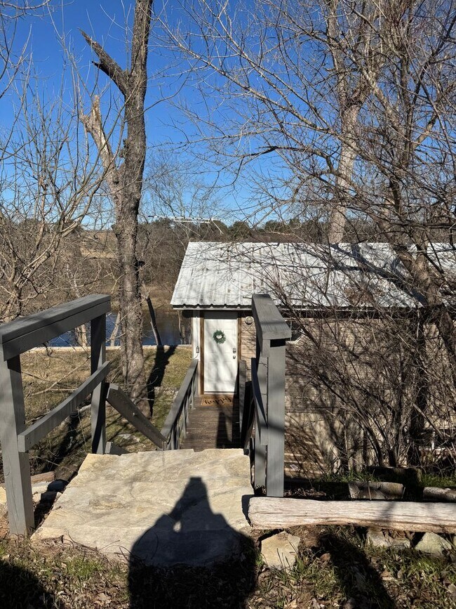 Building Photo - 352 County Rd 3670