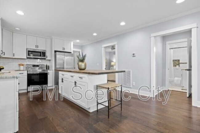 Building Photo - 3813 Pennsylvania Ave