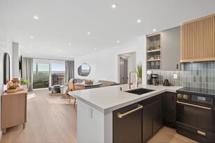 Building Photo - 218 E Surfside Dr