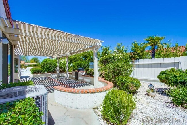 Building Photo - 11742 Avenida Sivrita