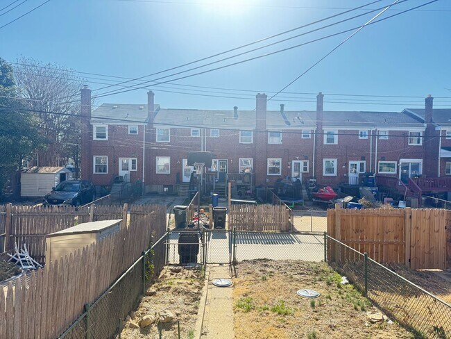 Building Photo - Three Bedroom home in Dundalk