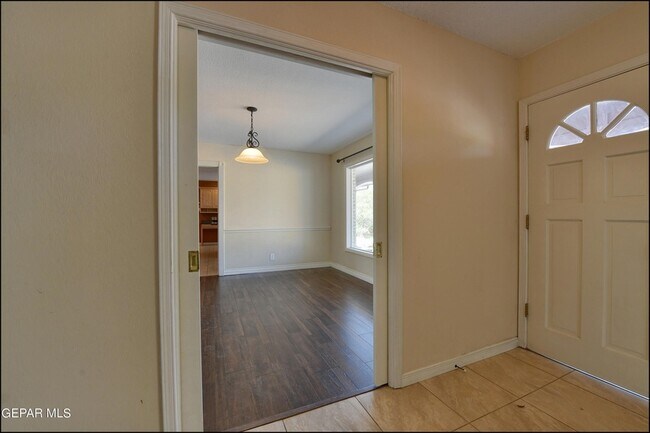 Building Photo - 424 Stonebluff Rd